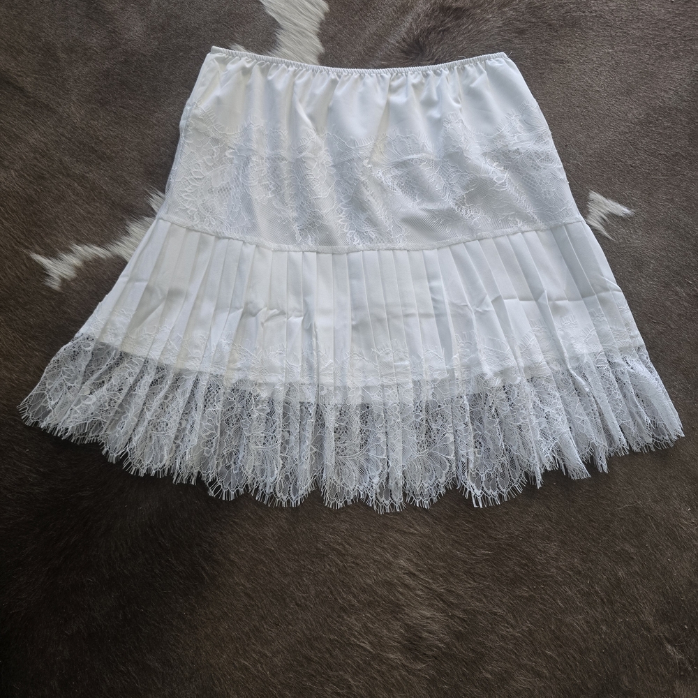 White Lace Pleated Mini Skirt